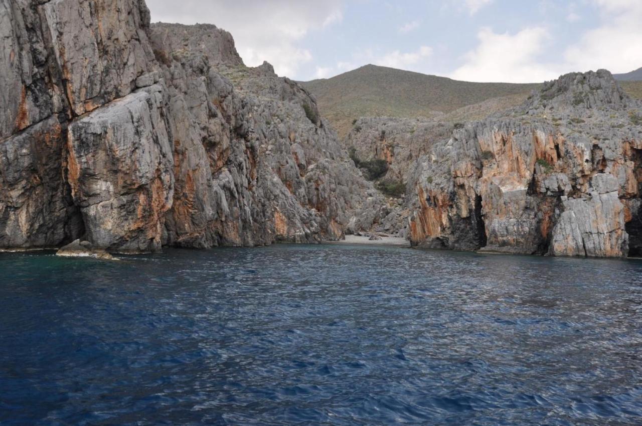 Island Oasis Poolside Paradise In Crete Agia Varvara  Екстериор снимка
